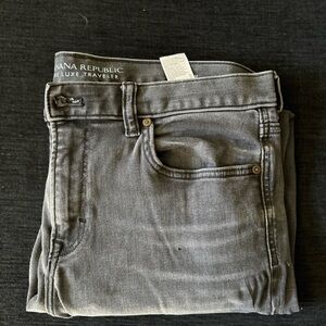 Men’s Banana Republic Gray Slim Lux Traveler Jeans